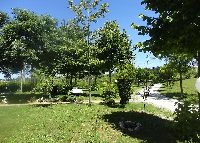 Casa Monte Albano تشيزينا